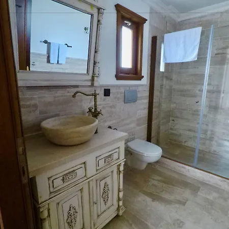 Tas Bahce Cunda Ayvalı