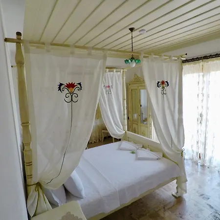 Hotel Tas Bahce Cunda